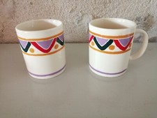 2 MUGS ARCOPAL MOBIL VINTAGE, DÉCOR COULEUR STYLISÉ