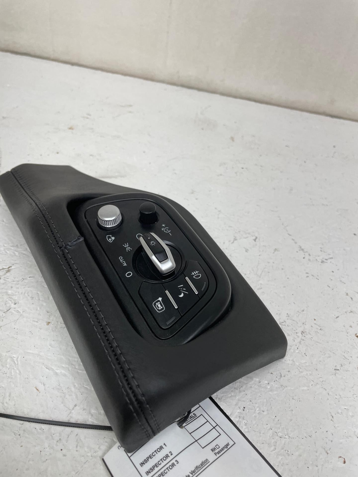 2016-2020 BENTLEY BENTAYGA HEADLIGHT SWITCH ASSEMBLY BLACK LEATHER TRIM PANEL
