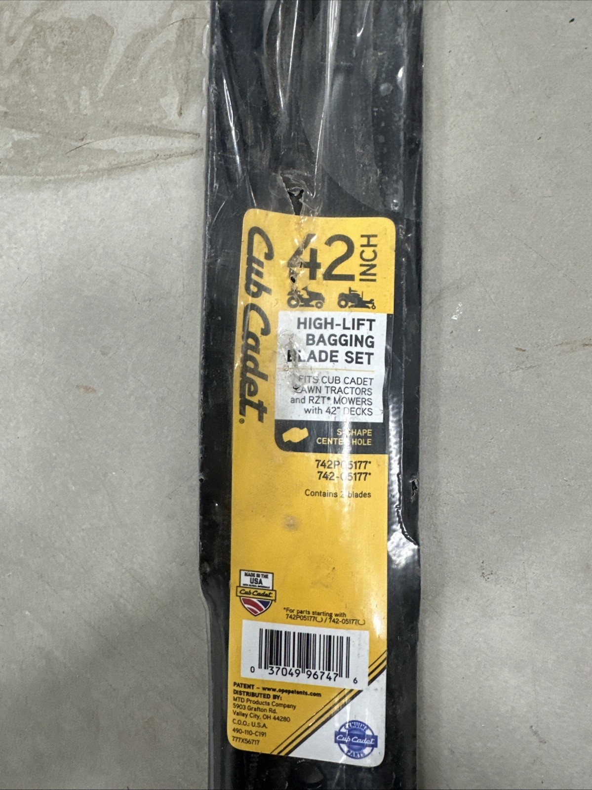 Cub Cadet Riding Lawn Mowers High Lift Blade Set S-Shape Center 42 in. Length Z
