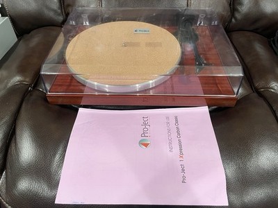 Pro-Ject 1-Xpression Carbon Classic Mahogany Turntable With 2M-Silver Cartridge
