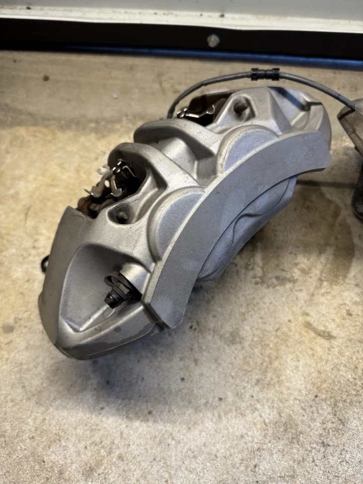 Juego de pinzas de freno Brembo delanteras izquierda + derecha Audi Q5 2.0 2018-2024 OEM Foto 3 de 4