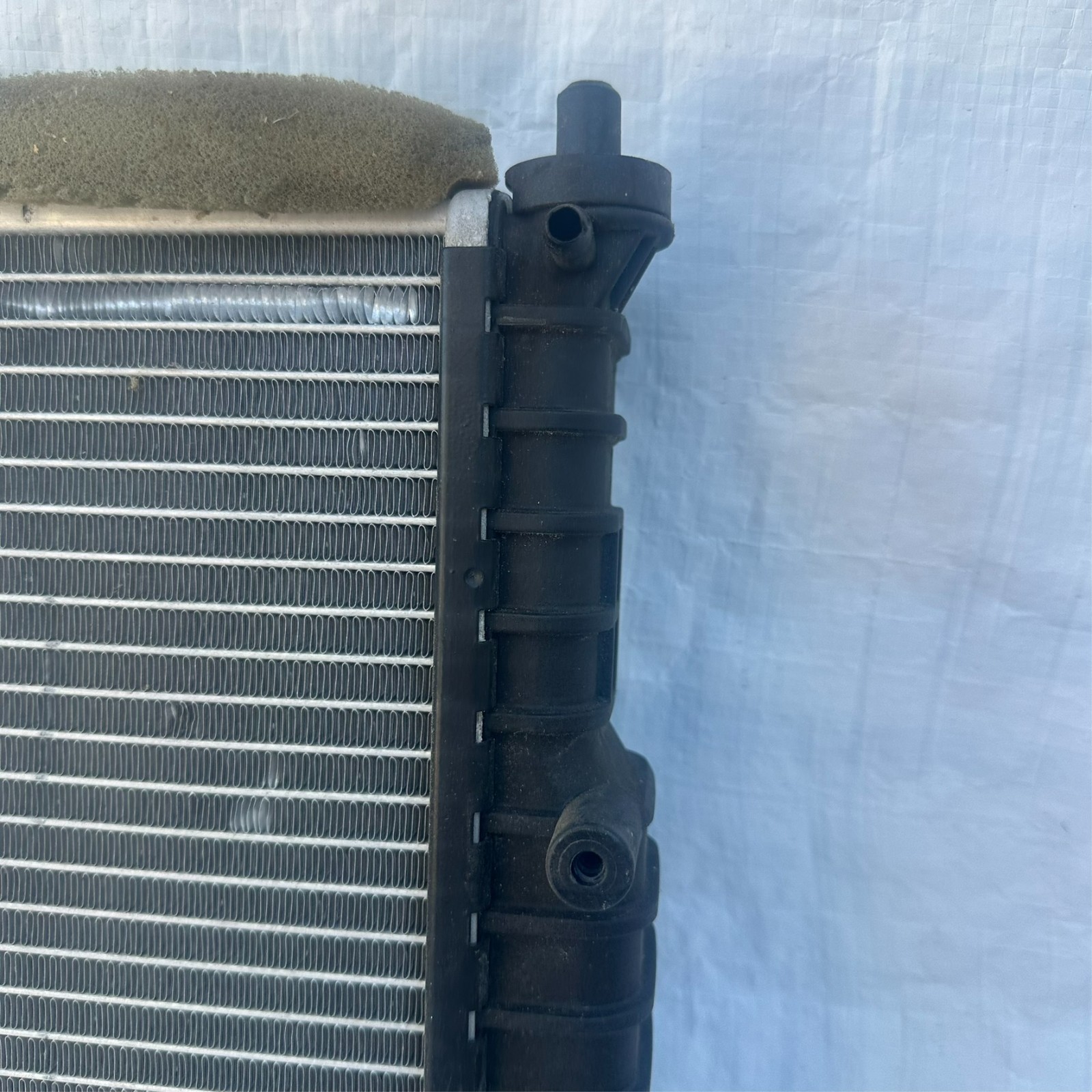 2008-2014 Bentley Continential Front Engine Radiator OEM 4W0.121.253