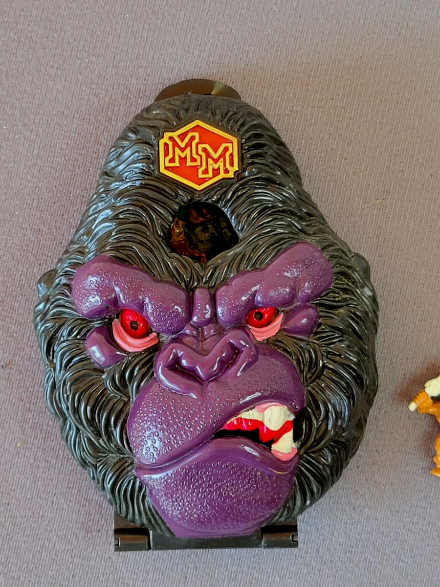 Complete Mighty Max Tangles with the Ape King Doom Zone