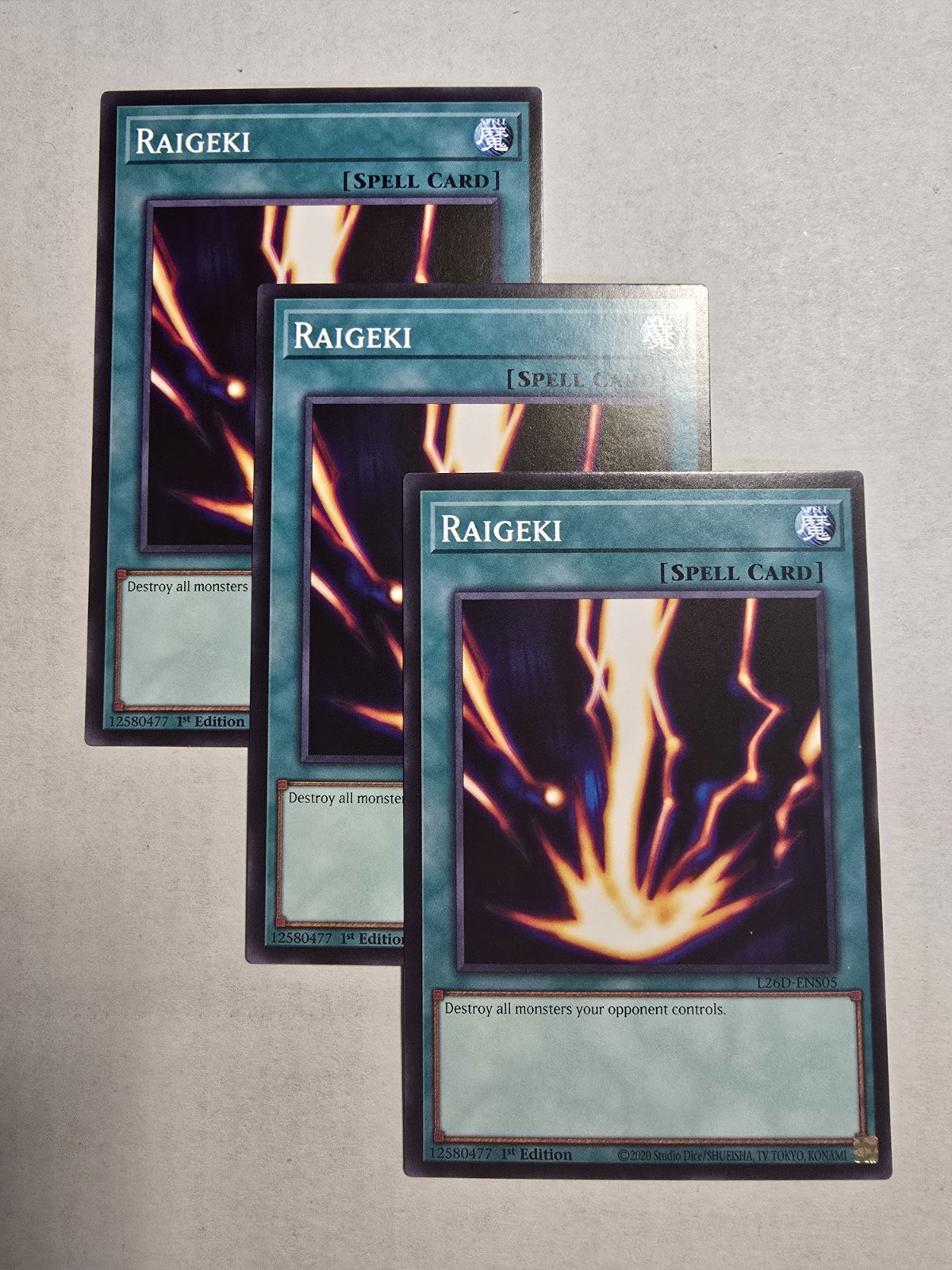 3x Raigeki 1st Edition Common L26D-ENS05 Yu-Gi-Oh!