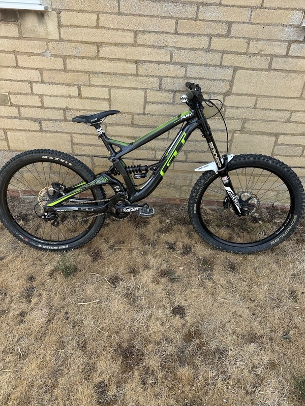GT Fury Elite 2015 Downhill Mountain Bike