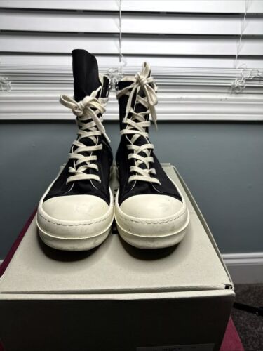 Rick Owens Drkshadow Black/milk Mens Sz 43 Preowned Good Condition Minor Scuffs