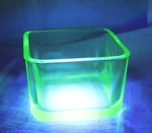 Vintage Uranium Green Depression Glass Refrigerator Dish Thorn Thistle   24B