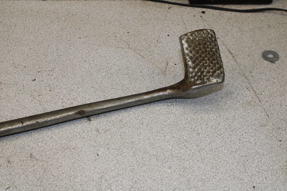 1969 Kawasaki W2SS W2 W2TT 650 W1 W1SS Commander REAR BRAKE PEDAL W2 E2-0656.UJ - Image 2 of 4