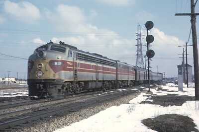 EL EMD E8A No. 812 5 x 7 Photo w Train 5 the Lake Cities at Burnham Tower, 1964