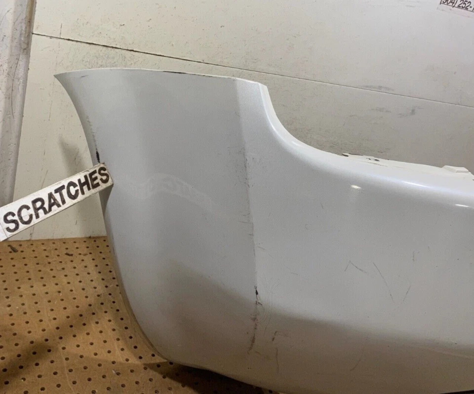 2003-2005 NISSAN MURANO SE SL S TAMPA TRASEIRA OEM 85022-CA040 - Imagem 2 de 4