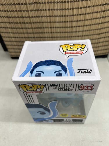 Funko Pop! The Umbrella Academy Ben #933 (GITD) Hot Topic Vinyl Figure - Picture 5 of 6