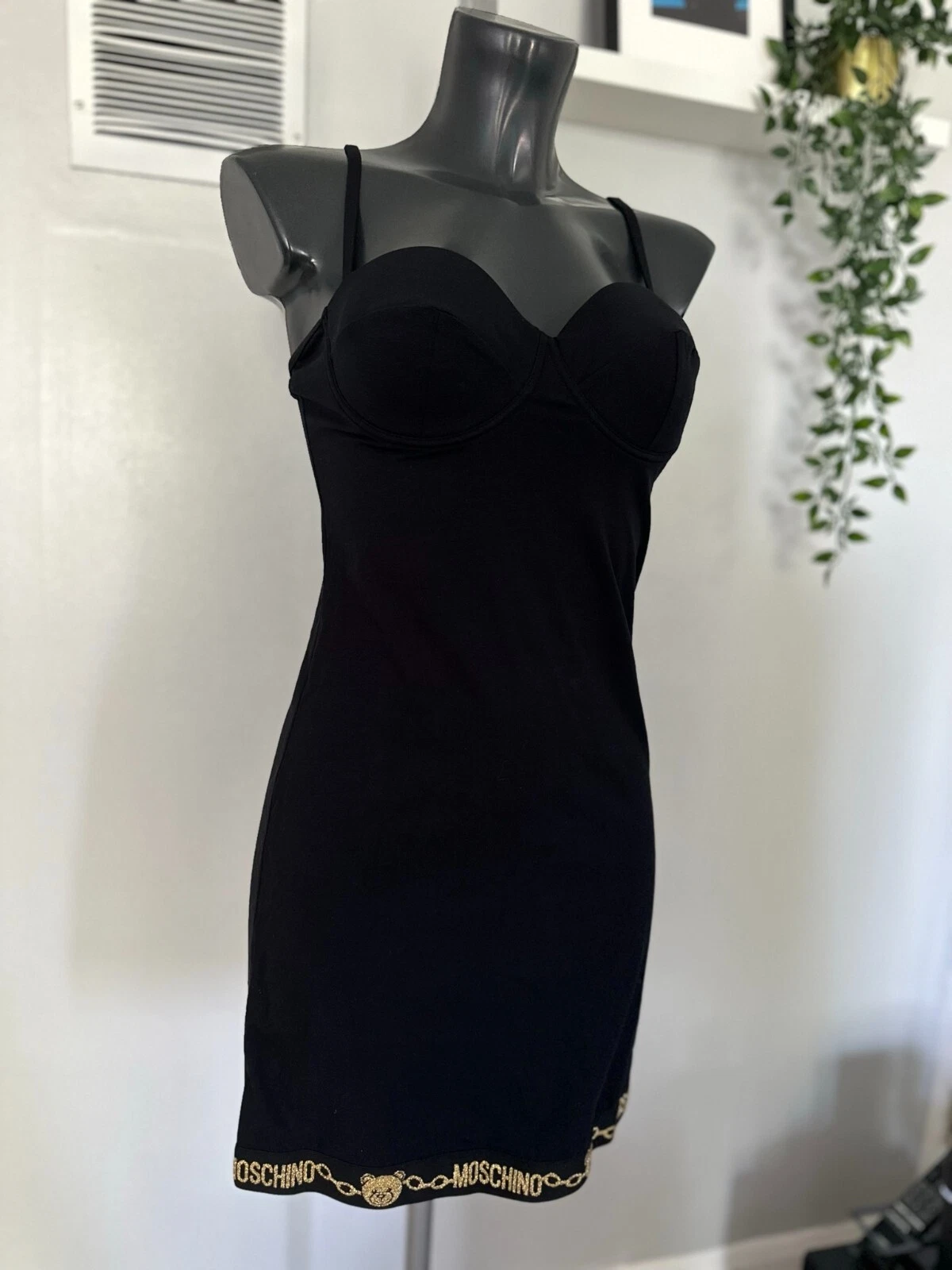 Abito da notte Moschino nero taglia M prezzo speciale £155