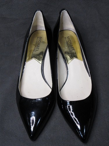 Michael Kors 6.5M ~ Black Patent Leather Kitten Heel Flex Pump - Picture 2 of 7