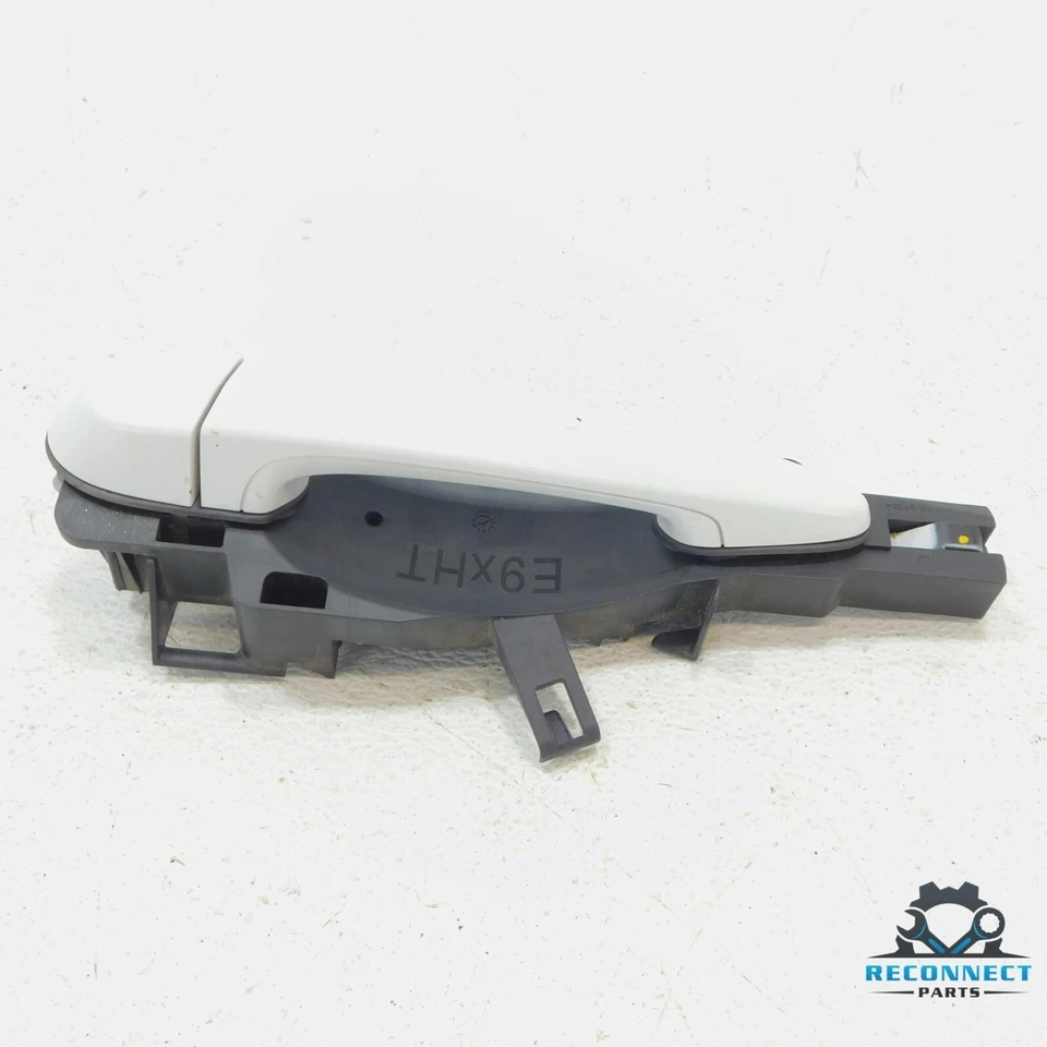 08-21 BMW 335i M3 X6 E90 Conjunto de manija de puerta exterior de puerta trasera izquierda OEM Foto 2 de 4