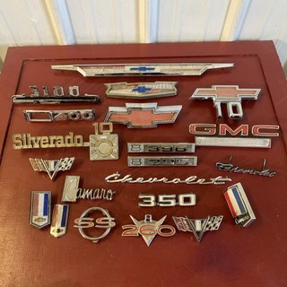 VINTAGE CHEVROLET CAR CHEVY GMC TRUCK METAL EMBLEM LOT CAMARO 396 260 3100