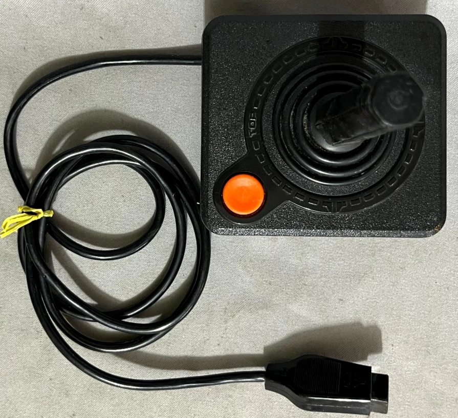 Vintage Commodore/Atari - Atari-brand Joystick Controller 9 pin D Female - Image 2 of 4