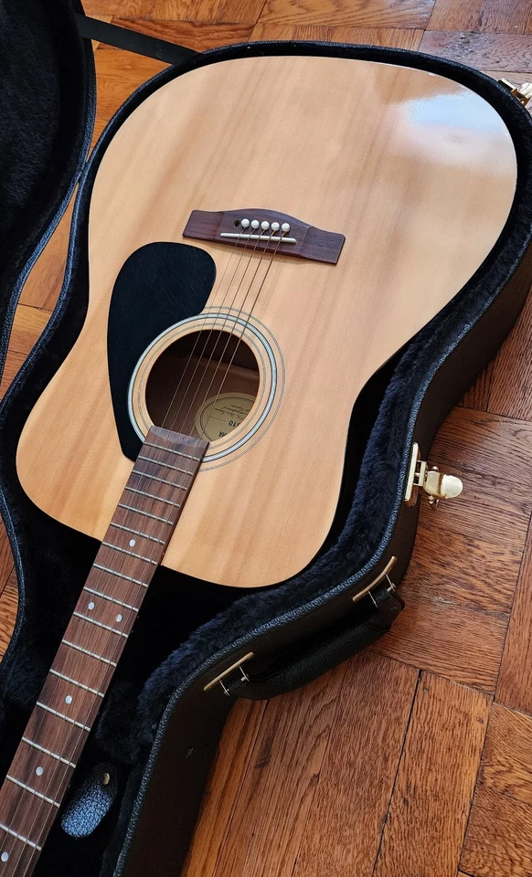 Yamaha F310 Acoustic Guitar with Farida Hard Case – Local Pickup Brooklyn NY - Image 4 of 4