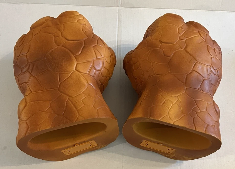 Disfraz Marvel FANTASTIC FOUR Electronic THING Hands 2004 puños de espuma Toybiz TRABAJO Foto 2 de 4