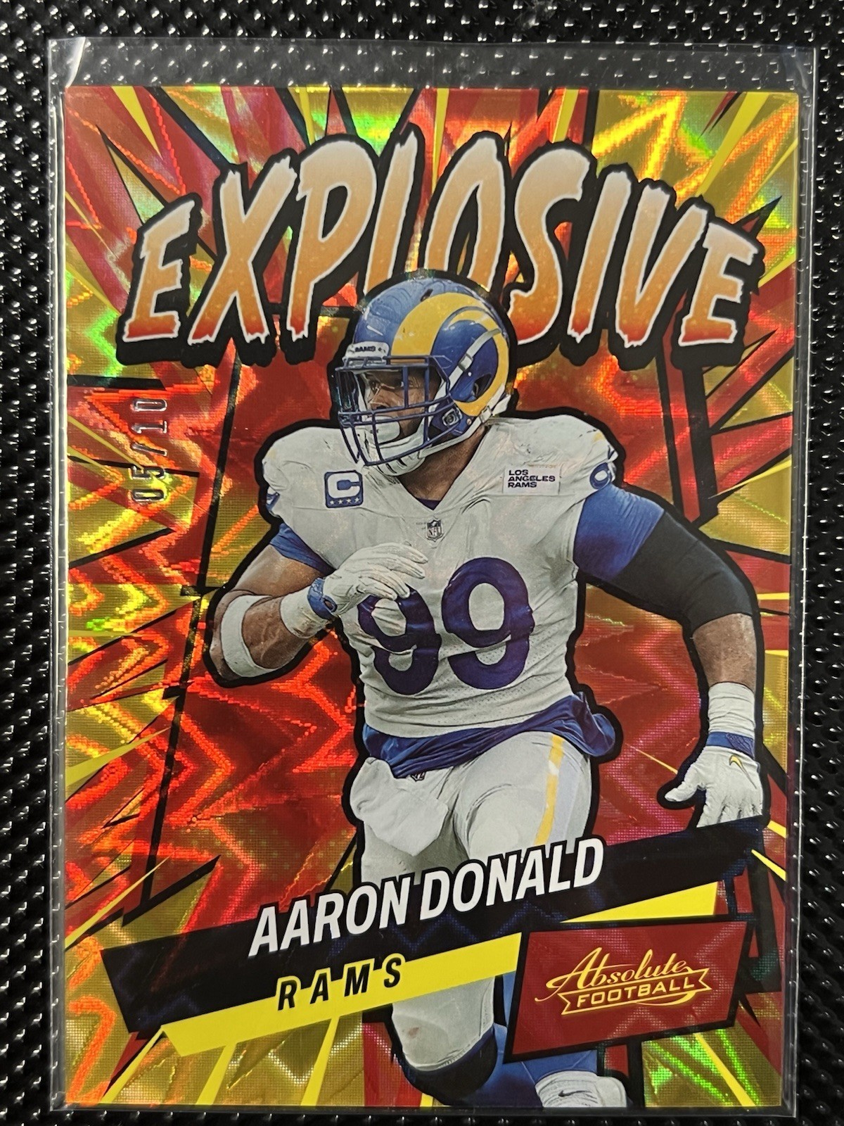 2022 Absolute Aaron Donald Explosive Gold /10 Rams