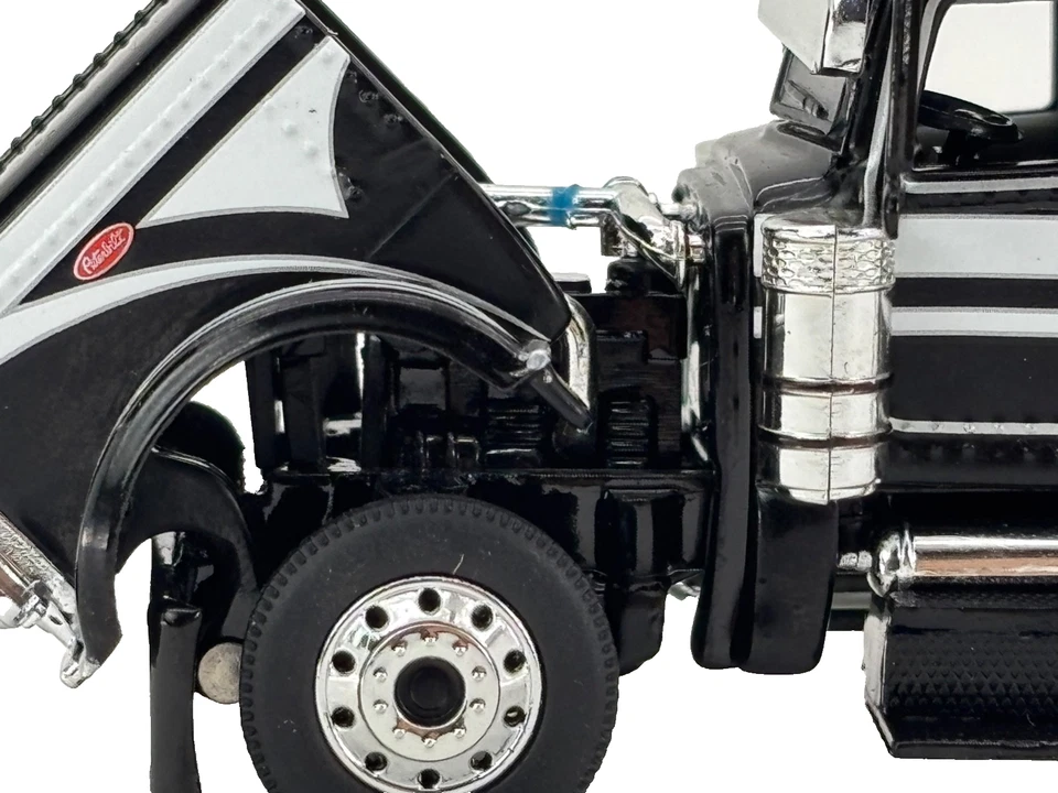1/64 DCP BLACK/WHITE PETERBILT 389 W/ 48" FLAT TOP SLEEPER - Image 4 of 4