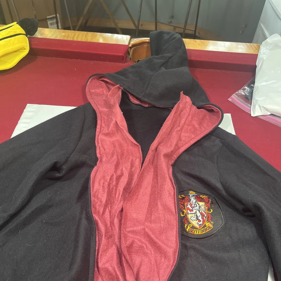 GRYFFINDOR Crest BLACK fleece Hooded Robe Wizarding World Harry Potter Adult Lg - Image 2 of 4