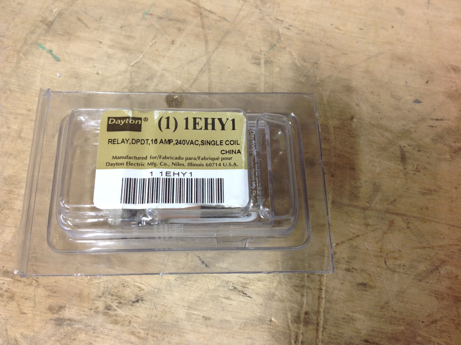 Dayton 1EHY1 Relay Latching, DPDT 16A, 240VAC, Single Coil Volts. NEW