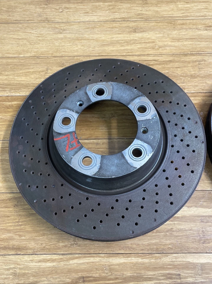 Porsche 911 Carrera 2017-2023 rotores de disco de freno delanteros izquierdo y derecho 26 k OEM Foto 3 de 4