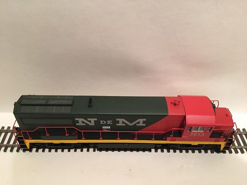 Locomotora diésel HO Bowser 23838 Nacionales de México U-25B NdeM #7613 - Imagen 7 de 10