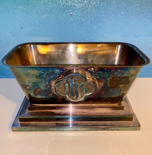 Vintage Sudbury Brass Alter Vase 3 Tiered Base •Raised IHS •8.5”D •71 Oz - Picture 2 of 12