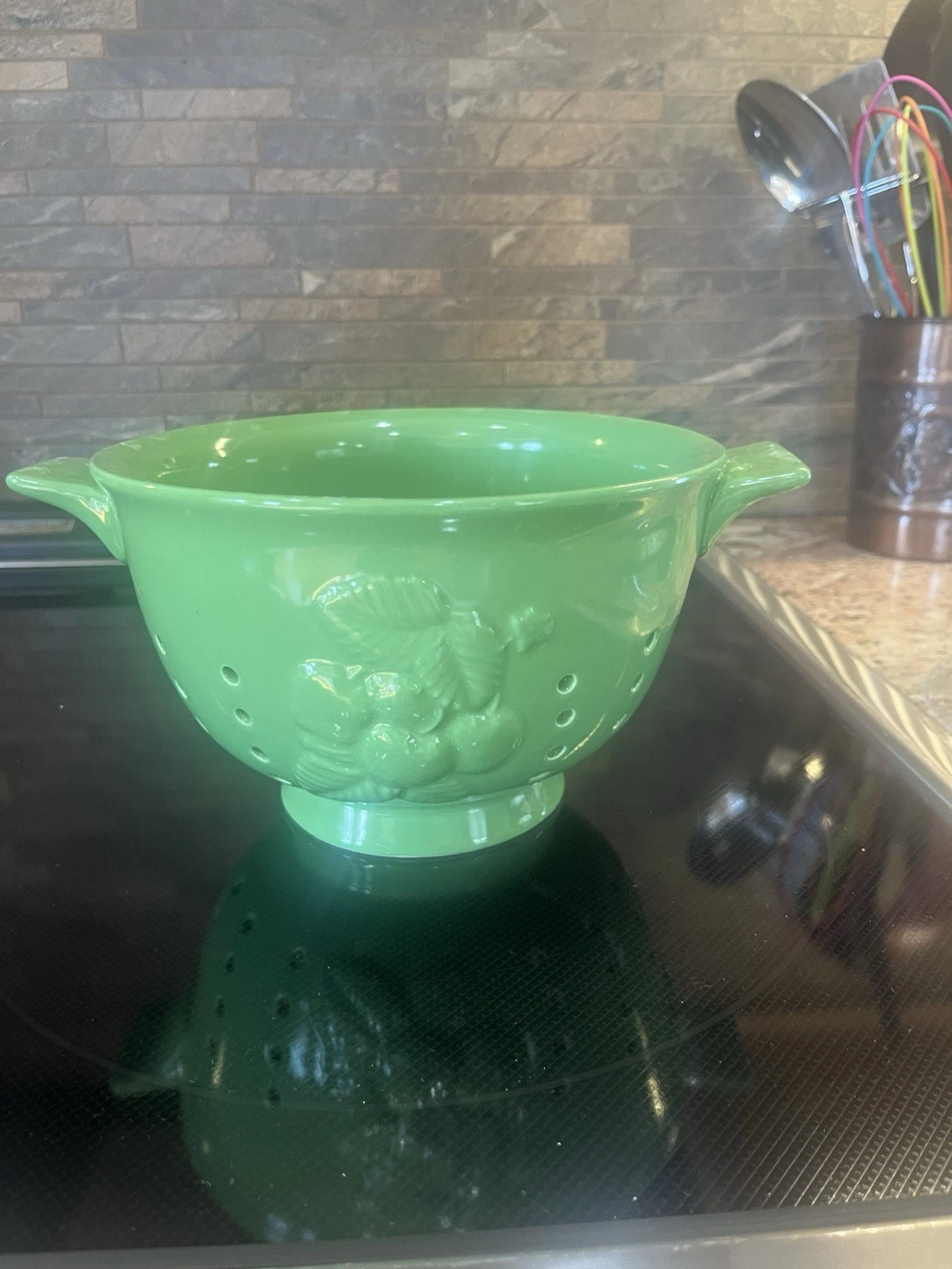 Chino Green Porcelain Colander 5x8”
Opens in a new window or tab