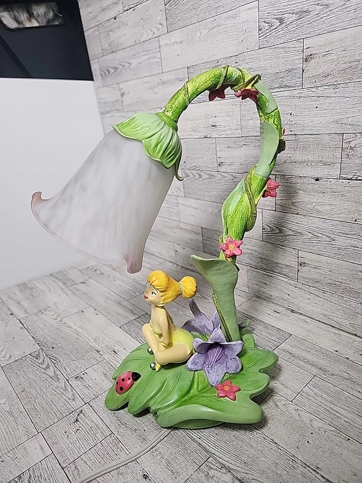 Lámpara de mesa Hampton Bay Disney Tinker Bell flor de tulipán pantalla de vidrio *sin alas* Foto 3 de 4