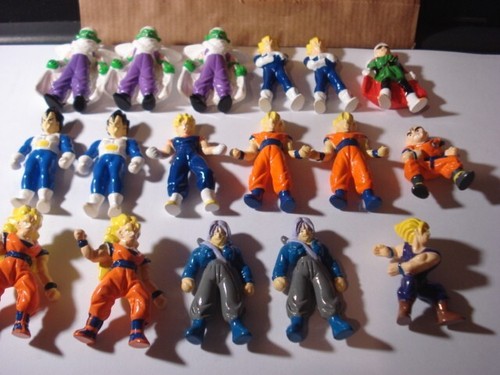 LOT BESTEHEND AUS 17 ACTION FIGUREN 1989 DRAGON BALL Z SÜSSIGKEITEN EDEL KEINE KINDER - Bild 1 von 5