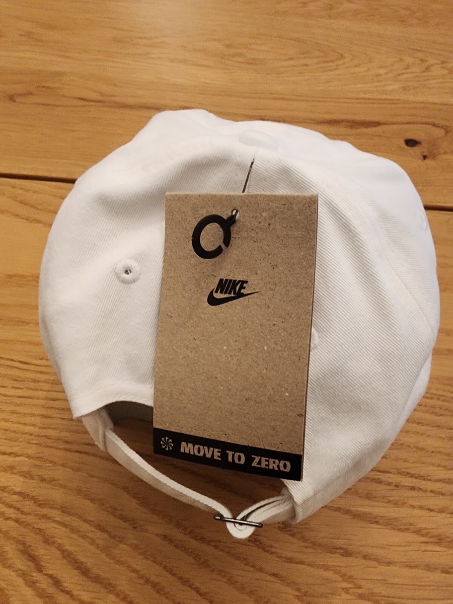 Nike Club Unstructured Futura Wash Cap Size L/XL White Black Hat