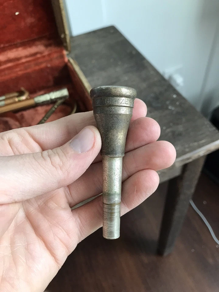 Vintage Getzen Super Deluxe Tone Balanced Trumpet With Original Case Mouthpiece - Image 2 of 4