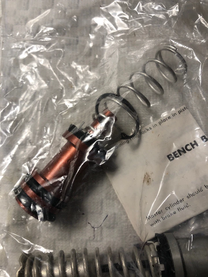 NOS 1973-74 Lincoln 1973-77 Ford Thunderbird Master Cylinder Repair Kit - Image 2 of 4