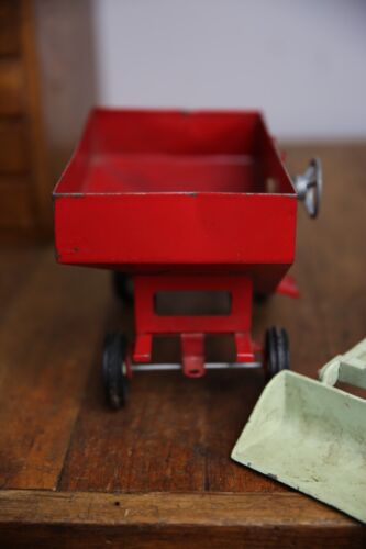 Vintage International Harvester ERTL Metal Loader Tractor Farm toy 1/16 Trailer - Picture 12 of 16