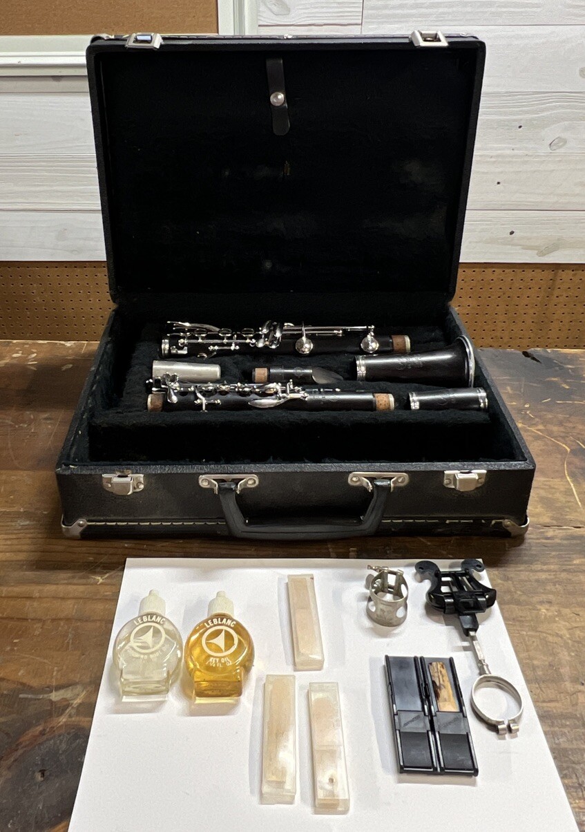 Hermoso Clarinete Selmer Sello SOLOIST Bb MADERA ¡Buen Estado con Estuche y Extras!