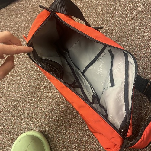 L.L. Bean Traveler Vintage Red Canvas Healthy Back Ameribag Sling Book Bag 19” - Picture 8 of 9