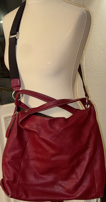 Furla Damen Schultertasche Leder Rot Reißverschluss Monogramm Innentaschen