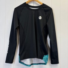 GWG Girls with Guns Active Womens Athletic Camo Performance Shirt Size M Fitness