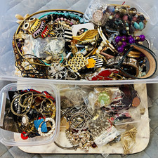 6 lb ALL WEARABLE Mystery Jewelry Lot VINTAGE TO NOW 140 Pieces NO JUNK 2