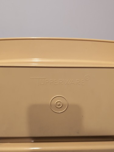 Vintage Tupperware Deviled Egg Keeper Carrier Tray Container Harvest Gold 723 - Picture 3 of 3