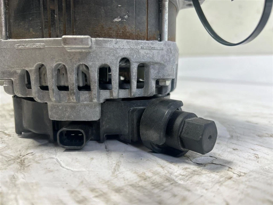 Генератор переменного тока для Chevrolet Suburban 1500 2015-2020 годов выпуска 150 А вариант KG4 от оригинального производителя - Изображение 2 из 4