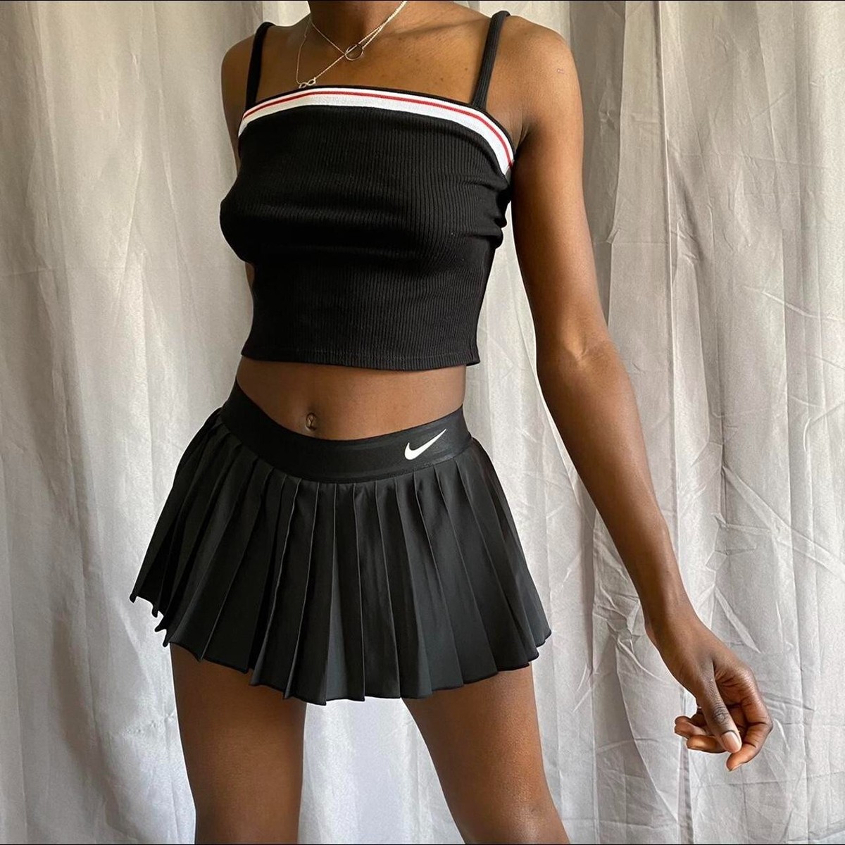 nike black pleated skirt