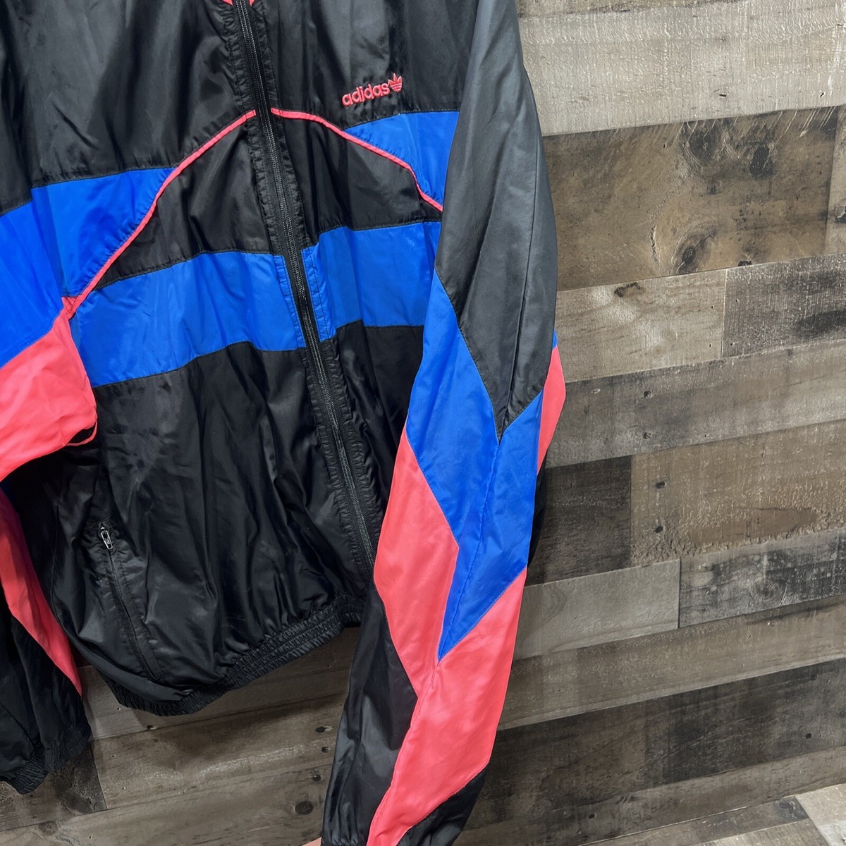 Vintage Adidas Made in Taiwan Wind Breaker Jacket Black/Multicolor