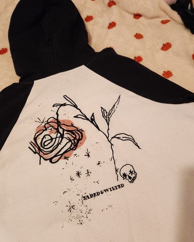 Volcom "Jaded and Wilted" Black and White Pullover Hoodie Rose Print Juniors XL - Picture 5 of 5