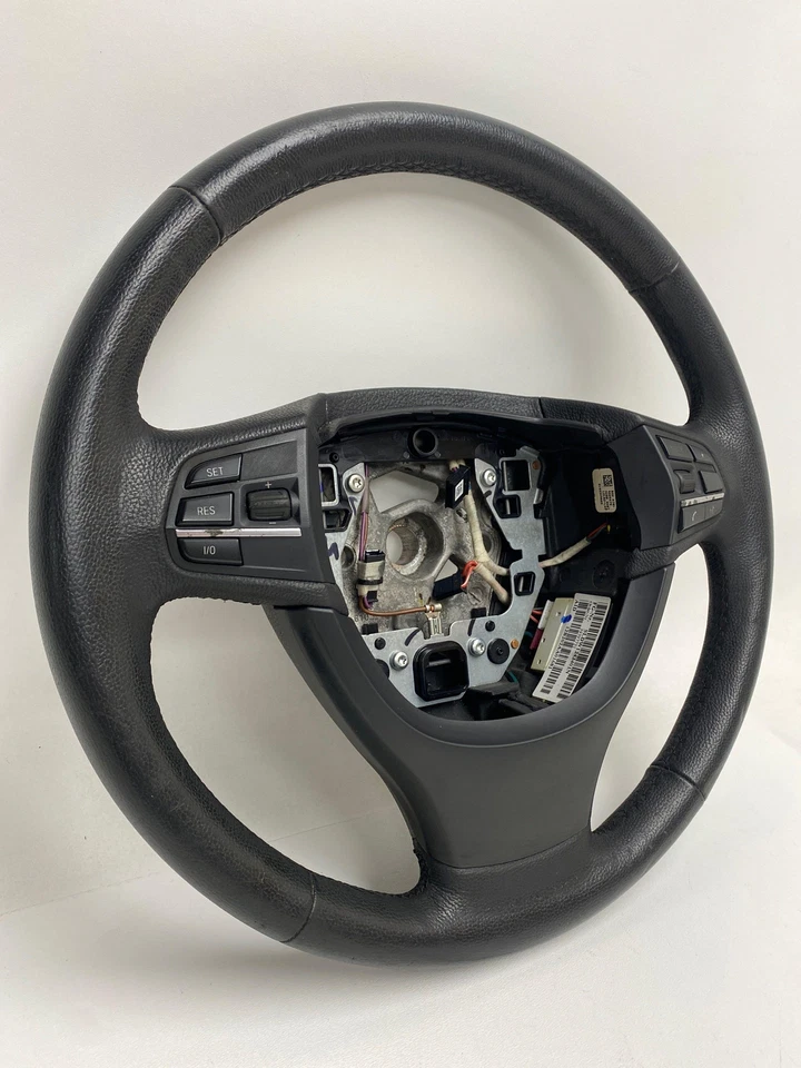 Volante de cuero negro para BMW 528I 2012-2016 Foto 2 de 4