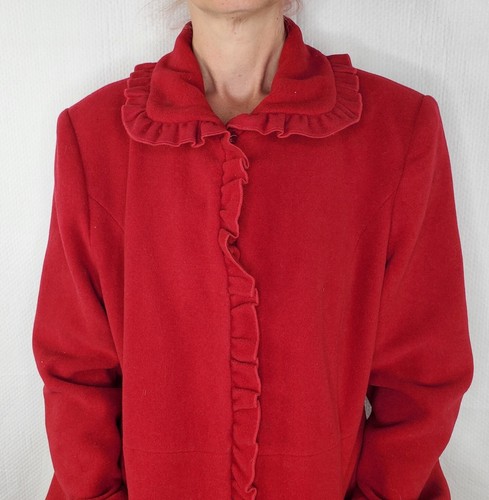 NWOT Larry Levine Ruby Red 60% Wool Blend Beautiful Ruffle Detail Coat Small - Picture 2 of 9