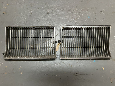 cutlass様オーダー 81 86 Oldsmobile Cutlass Salon Supreme 2-Piece Silver Grille USED