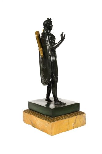 Antigua escultura patinada de bronce verde de Diana - Imagen 2 de 9